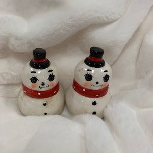 Johanna Parker snowman salt and pepper shakers